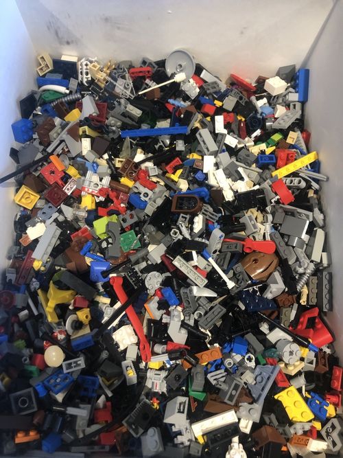 Genuine LEGO Bundle Mixed Bricks,Parts,Pieces,figures extras. JobLot Bags Of 1KG — image 1