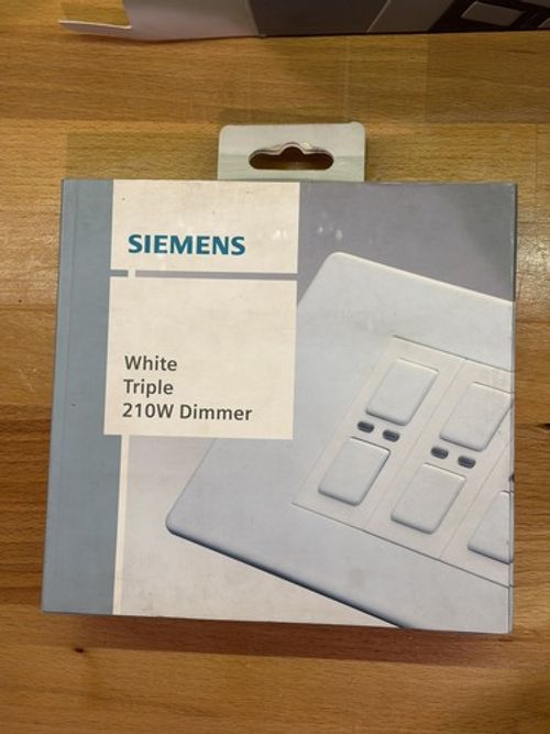 LightwaveRF Connect Series - Triple 3 Gang Dimmer - JSJSLW230C - LW230 - White