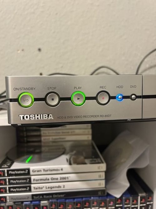 Toshiba DVD Player Video Recorder RD85DT with Remote Control and Hard Drive