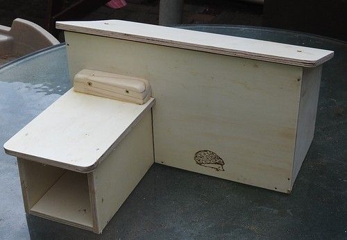 wooden hedgehog house home garden animal shelter  visiting hedgehog overwinter