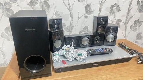 Panasonic SA-BTT500  5.1Ch smart 3D Blu ray disc 1000W Home  Theatre System