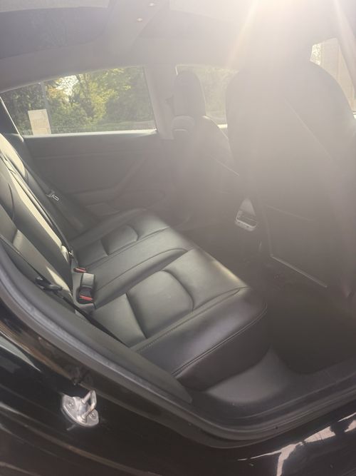 Tesla Model 3 — image 9