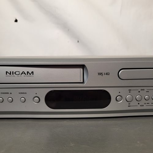 Technika DVR100 VCR VHS DVD Player Combo No Remote Fully Working Silver UK  — image 4