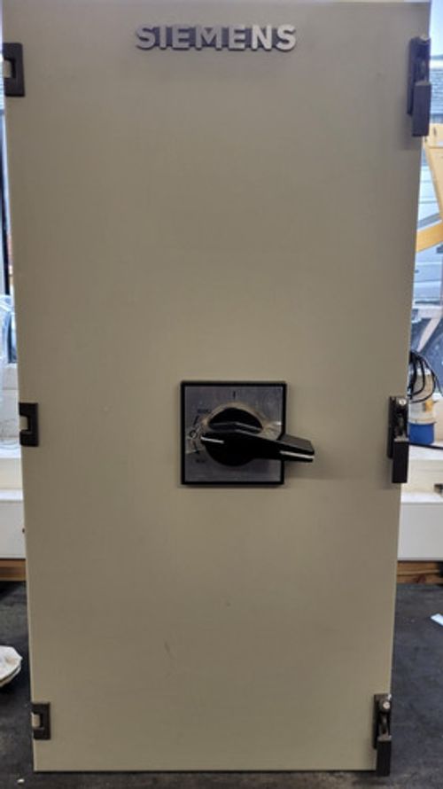 Siemens 125A  switch disconnector in enclosed case 3 pole - 3VT6100-0BQ