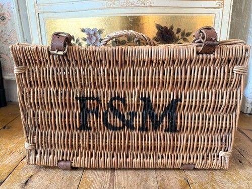 Medium Fortnum and Mason F&M Wicker Hamper Basket 40cm X 24cm X 17cm