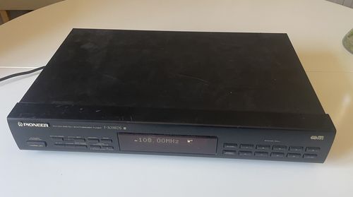 Pioneer F-303RDS Digital FM/AM Synthesiser Tuner - Working — image 1