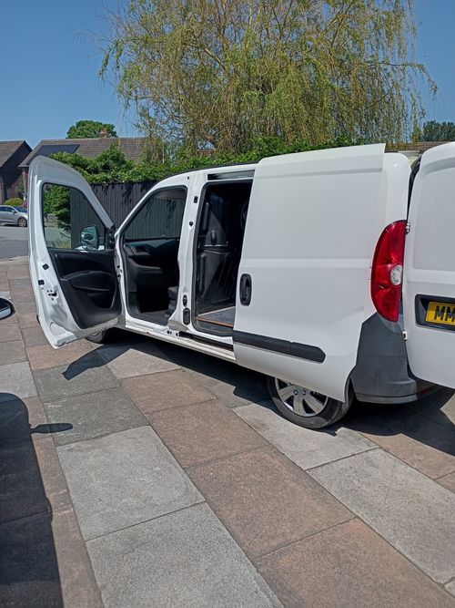 vauxhall combo van 1.3 cdti none runner sold as seen — image 14
