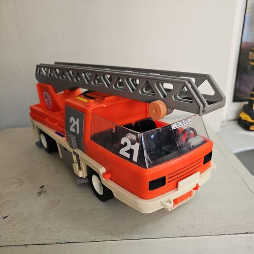 Playmobil Fire Engine Truck Bundle Spares Or Repairs Fire Engine Truck — image 2