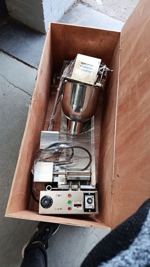 USED Automatic Donut Maker Electric Donut Making Machine with Material &Frye — image 2