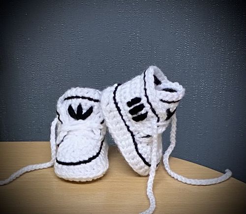 Crochet Newborn Baby First Shoes Booties Boots Slippers Trainers — image 2