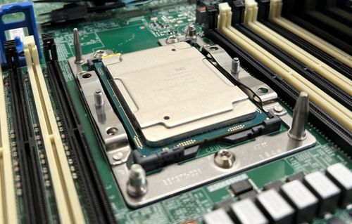 Intel Xeon Platinum 8276 SRF99 (2.20GHz/4.0GHz 28-Core 165W) Processor — image 2