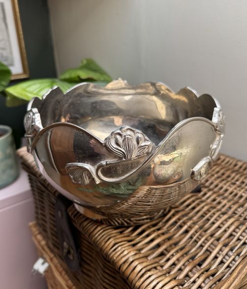 Art nouveau silver-plated bowl / planter — image 1