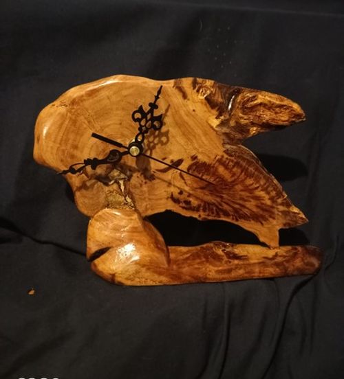 Root wood hand made clock ..fish shapedbapprox 6 inches x 9 inches. collectable