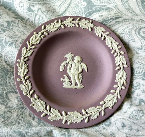 Purple Ceramic Cherub Relief Collector Plate Laurel Border England MPN 138389