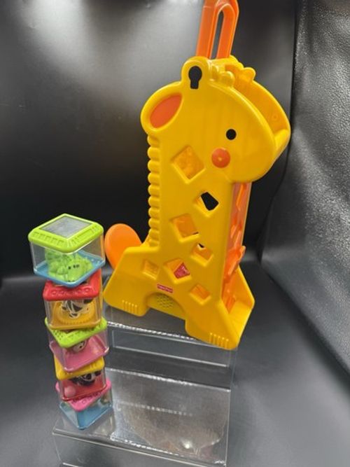 Fisher Price Tumblin’ Sounds Giraffe Toy Playset With 5 Animal Peek A Blocks
