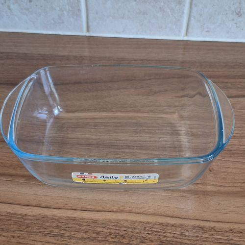 PYREX Daily Clear Glass Rectangular Baking Dish 2.0-2.4L Lid 220°C — image 3