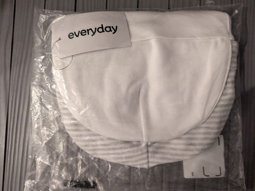 Twin Pack Of Very Everyday Baby Hat and Mittens Set 6-12 Months - New with Tags — image 5