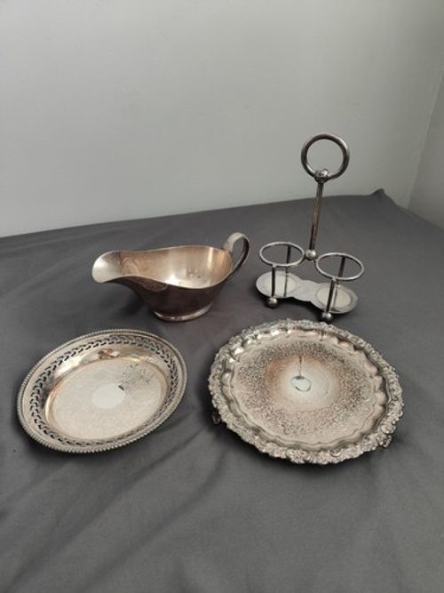 Mappin & Webb Silver Plated Copper Round Serving Plate Shakers Stand Postons