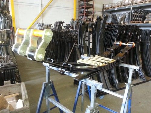 TOYOTA HILUX 4+2 HEAVY DUTY Rear Leaf Springs (Full Fitting Kit)2006 Onward