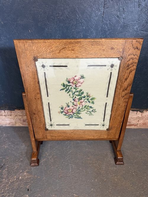 1940s Oak Metamorphic Fire Screen / Side Table – Dual Purpose — image 6