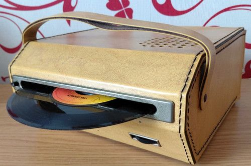 Retro 1960s Front Load Slot RECORD PLAYER Portable Battery Op SPEED IS FAST/SLOW