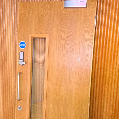 FD30 Fire Rated Solid Core Wood Door 86x198cm RH Clear 1/4 Lite Lock