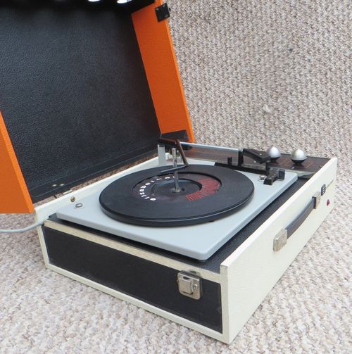 SUPERB RETRO 1970s ELIZABETHAN ASTRONAUT VINTAGE RECORD PLAYER - FULLY SERVICED — image 7