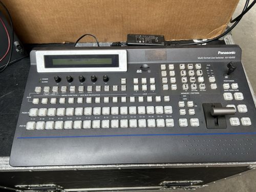 Panasonic AV-HS450 MULTI-FORMAT LIVE SWITCHER NO CHARGER NO CABLES — image 1