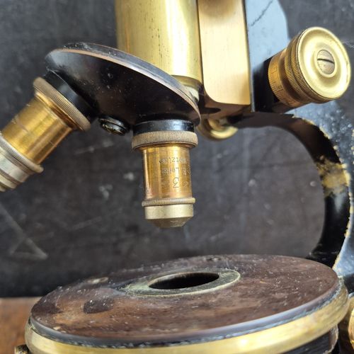 VINTAGE SCIENTIFIC MICROSCOPE ,LEITZ WETZLAR,MADE IN GERMANY , DISPLAY, FREEPOST — image 4