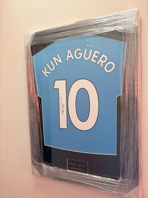 Sergio Aguero Signed Framed Manchester City No.10 Football Shirt Display, COA