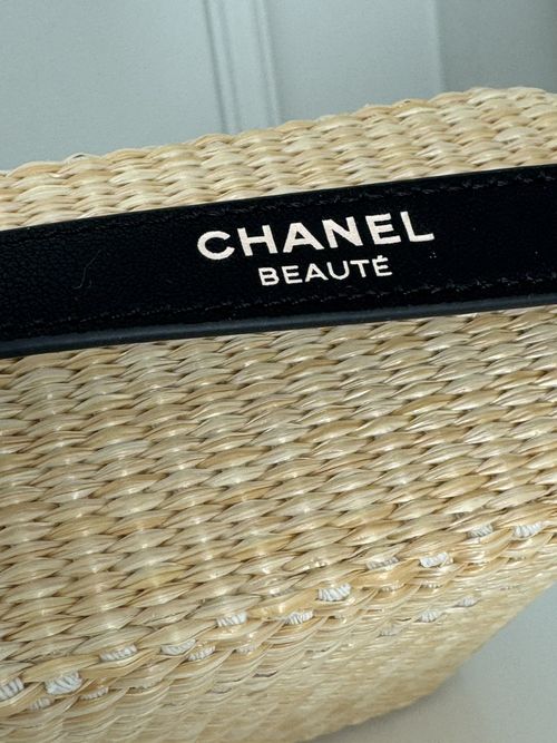 Chanel Les Beiges Raffia Makeup Bag Vanity Case Limited Edition  — image 8