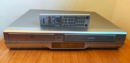 Toshiba D-VR15-S-TB DVD Recorder/VHS VCR Combo & Remote Control - VCG - Tested