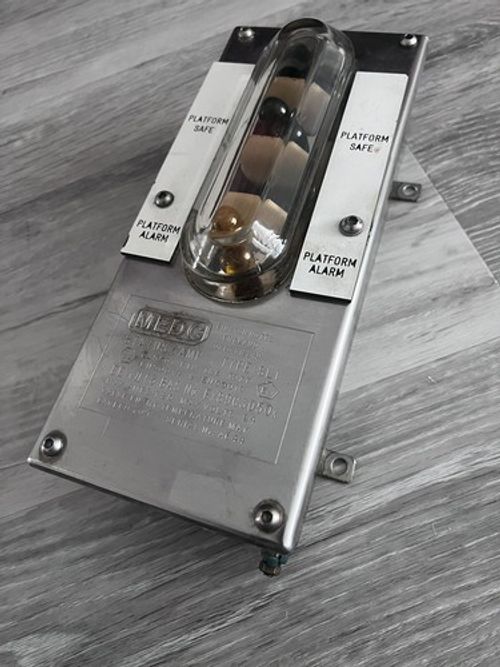 Vintage Hazardous Area Medc Status Lamp
