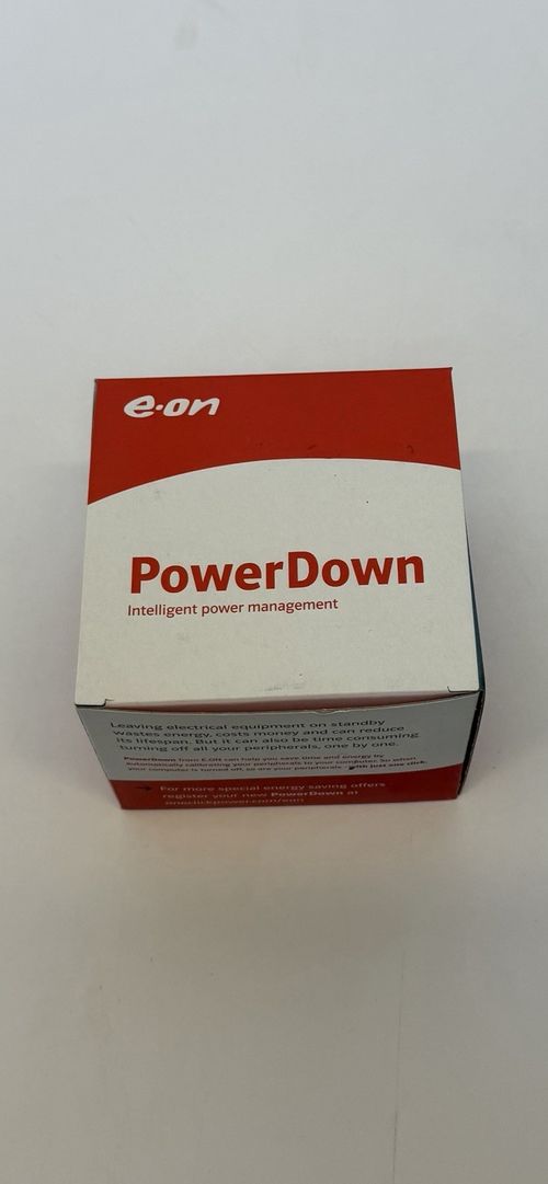 E-on Powerdown Energy Saving Socket with Surge Protection for Computers — image 1