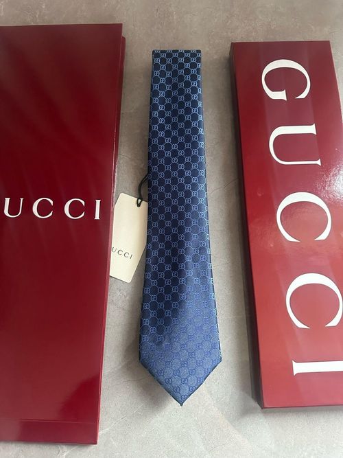 Gucci Tie Mens 100% Silk Blue GG interlocking pattern logo Full Packaging — image 1
