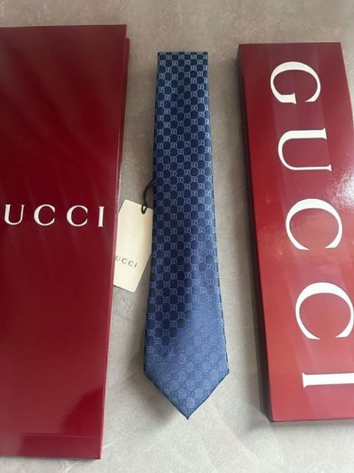 Gucci Tie Mens 100% Silk Blue GG interlocking pattern logo Full Packaging