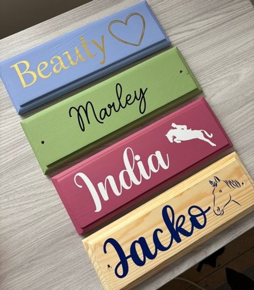 Stable name plaques | Stable name plates | Stable door signs | Stable signs