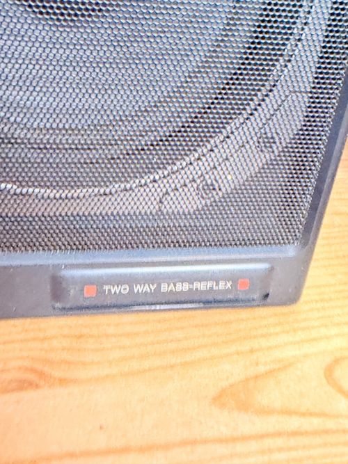 Vintage Toshiba SS-V17 Hi-Fi Speaker 8 Ohm 40W RMS 80W Bass Reflex Made In UK — image 9