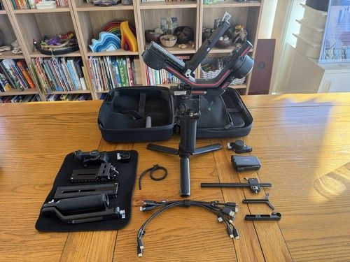 DJI Ronin RS3 Pro Gimbal Stabilizer Combo