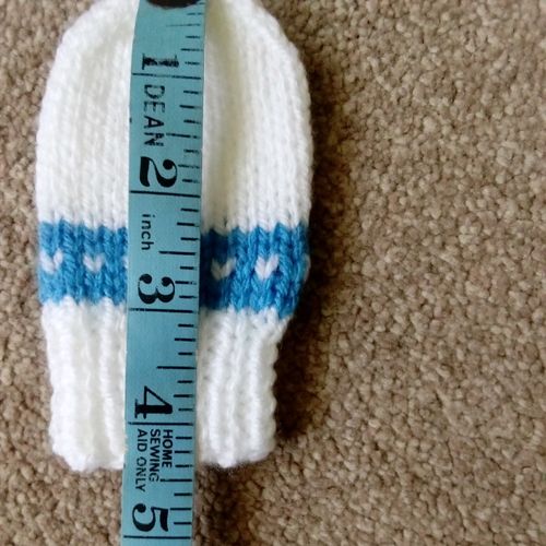 Hand Knitted 0-3 months Baby Hat And Mittens — image 8