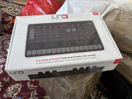 IK Multimedia UNO Synth
