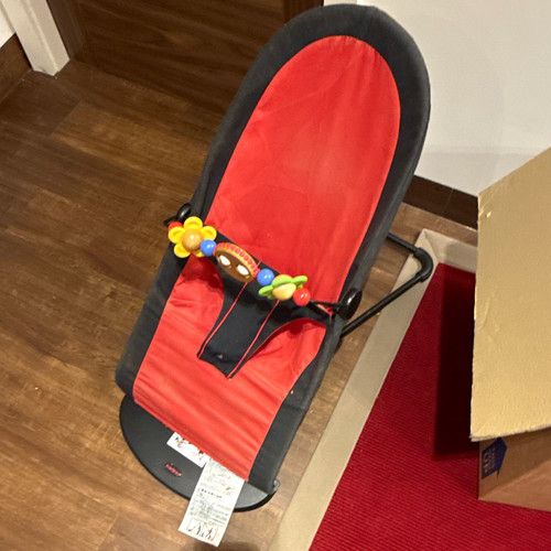BabyBjörn Baby Bouncer Chair with Toy Bar, Red/Black, Bugs & Insects Theme