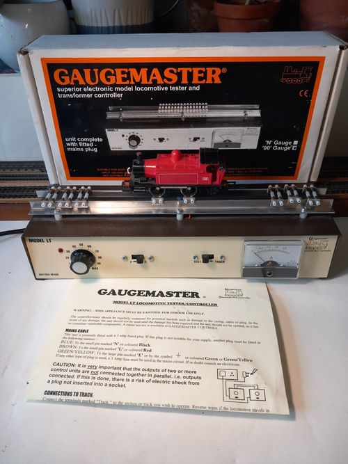Gaugemaster Superior Model LT locomotive tester and transformer controller OO N  — image 20