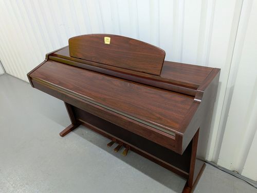 Yamaha Clavinova CLP-950 digital piano in mahogany stock #26383 — image 1