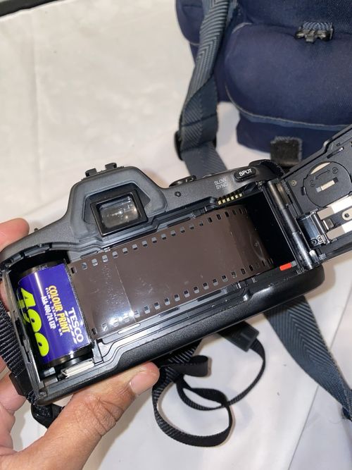 Minolta Dynax 500si Super Black 35mm SLR w/ Sigma 70-300mm Lens & Flash — image 6