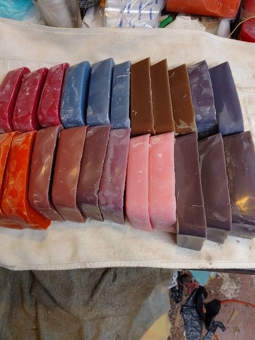 Scrap Candle Wax. 8 KG... DARK Colours and most lightly scented — image 2