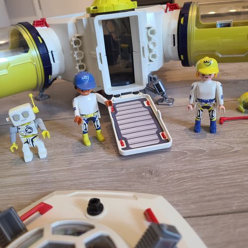 PLAYMOBIL 9487 Mars Space Station – Complete Playset with Figures & Accessories — image 10