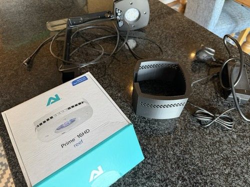 Ai Prime 16hd Reef Led Light & Ai Easy mount bracket