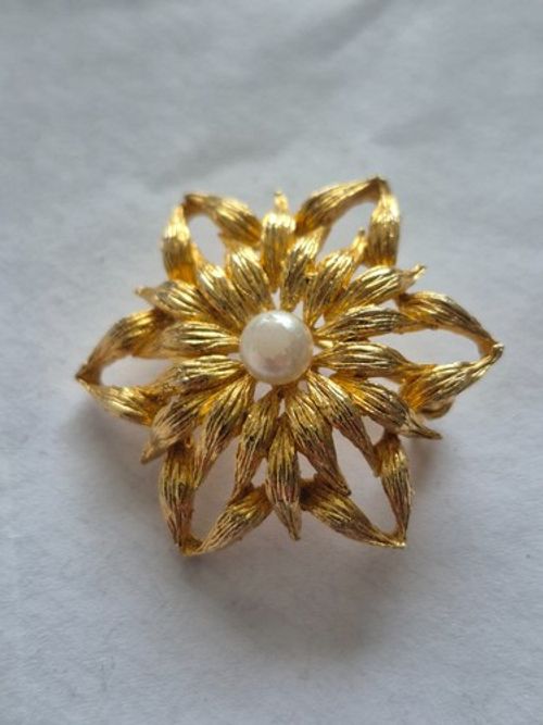 Vintage Signed WEST Gold Tone Textured Flower Pearl Brooch Pin 1960s Mid Century