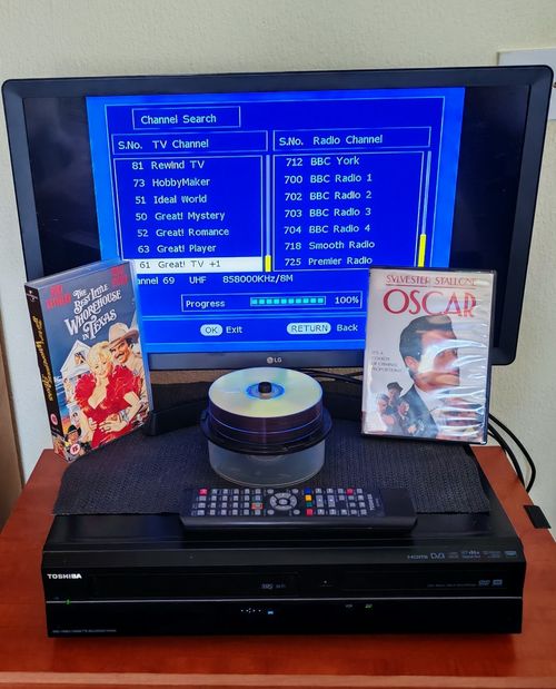 Toshiba Dvr20 VHS DVD FREEVIEW Recorder Copy VHS to DVD ! HDMI/SCART CONNECTION! — image 2